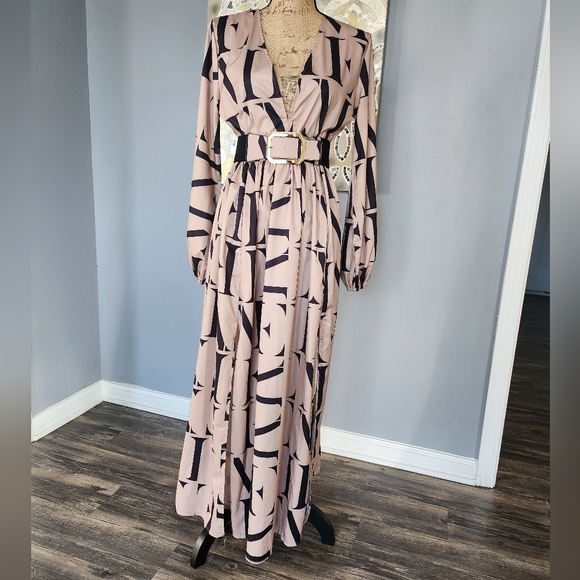 Graphic Split Thigh Belted Dress - Picture 1 of 8